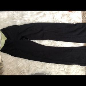 Black yoga pants